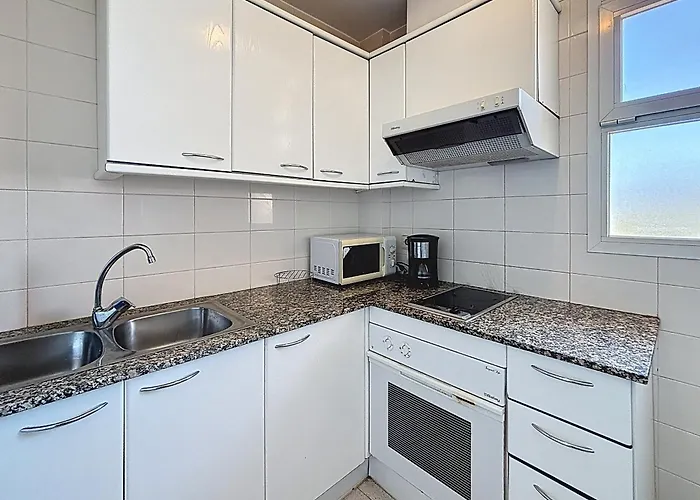 Apartament Mediterrani Roses